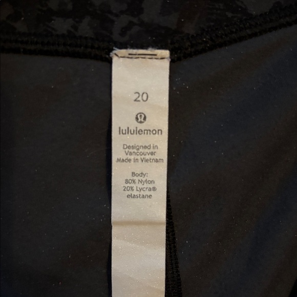 Lululemon Size 20 Black & Gray Align Leggings 24” - Picture 8 of 8